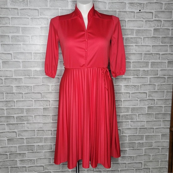Vintage Queen's Row Inc. Red Pleated Midi Dress - Picture 1 of 6